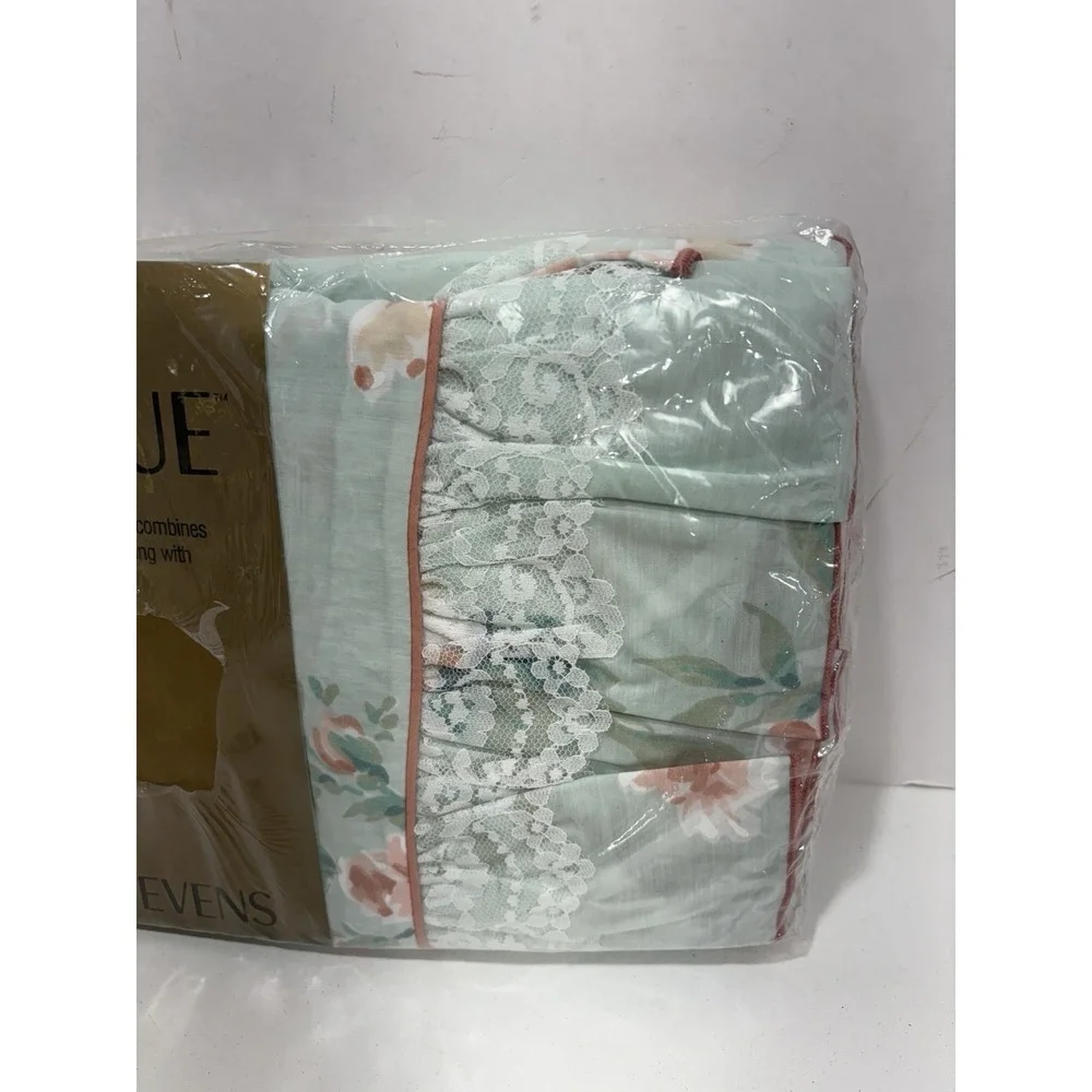Fifth Avenue By Stevens Cottage Flowers Floral Blue  Full Flat Sheet Ruffle Lace